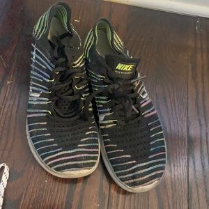 Nike free rn fly knit .